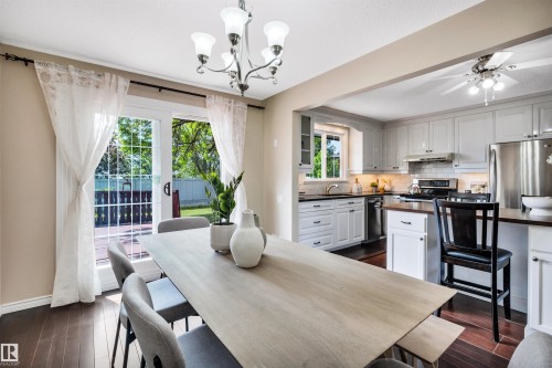 10909 33A Avenue, Edmonton, AB - Indoor