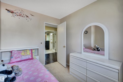 10909 33A Avenue, Edmonton, AB - Indoor Photo Showing Bedroom