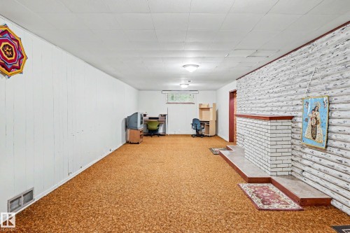 13636 122 Ave. Nw, Edmonton, AB 