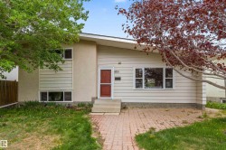 8715 164A Street  Edmonton, AB T5R 2R2