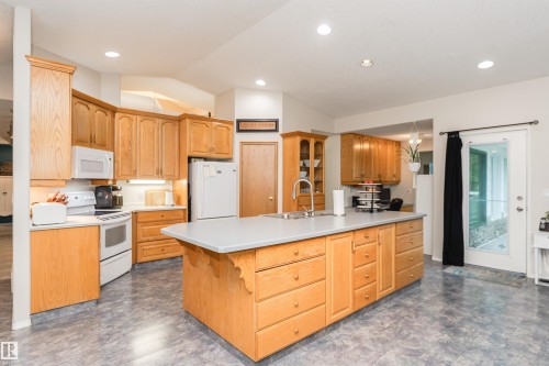 53 Sturgeon Road, St. Albert, AB 