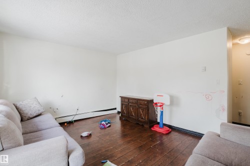 3917/3919 54 Street, Wetaskiwin, AB 
