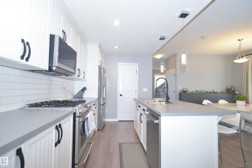 17544 58 Street, Edmonton, AB 