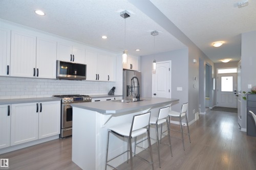 17544 58 Street, Edmonton, AB 