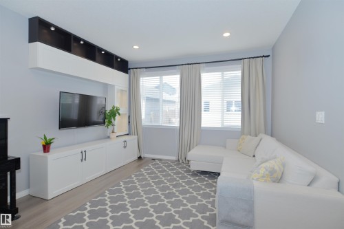 17544 58 Street, Edmonton, AB 