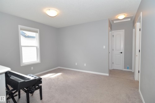17544 58 Street, Edmonton, AB 