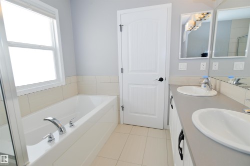 17544 58 Street, Edmonton, AB 