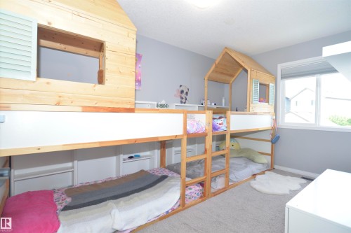 17544 58 Street, Edmonton, AB 