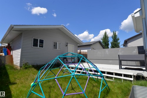 17544 58 Street, Edmonton, AB 