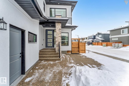3130 Kostash Green, Edmonton, AB 