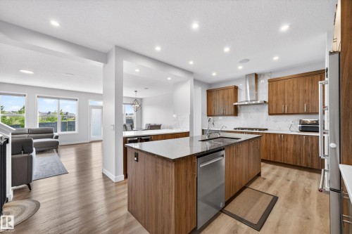 4863 Kinney Road, Edmonton, AB 