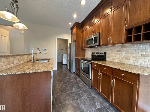 22060 95 Avenue, Edmonton, AB 