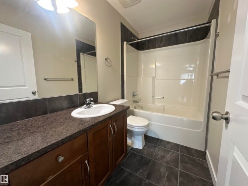 22060 95 Avenue, Edmonton, AB 