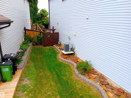 22060 95 Avenue, Edmonton, AB 