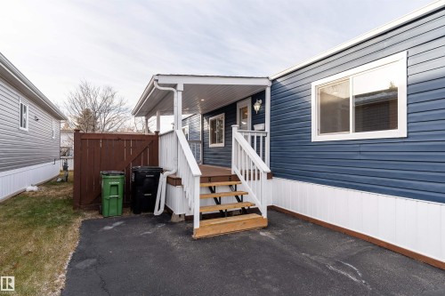 2001 West View Green, Edmonton, AB 