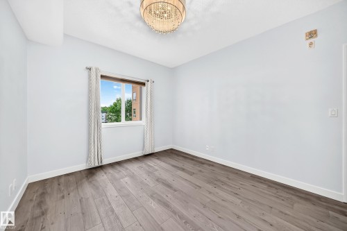 319 10235 112 Street, Edmonton, AB 