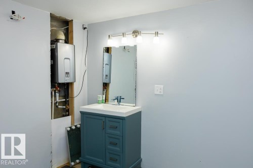 5016 44 Street, Drayton Valley, AB - Indoor