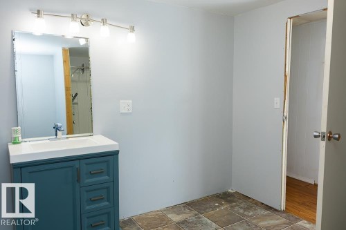 5016 44 Street, Drayton Valley, AB - Indoor Photo Showing Bathroom
