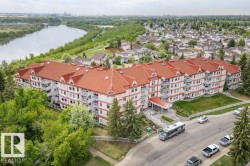 316 2011 137 Avenue  Edmonton, AB T5A 4W2