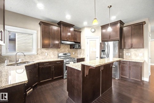 1932 67 Street, Edmonton, AB 