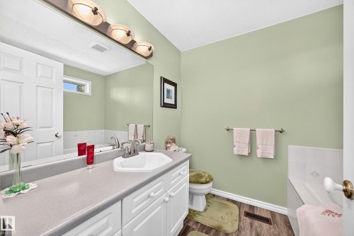 963 Burrows Crescent, Edmonton, AB 