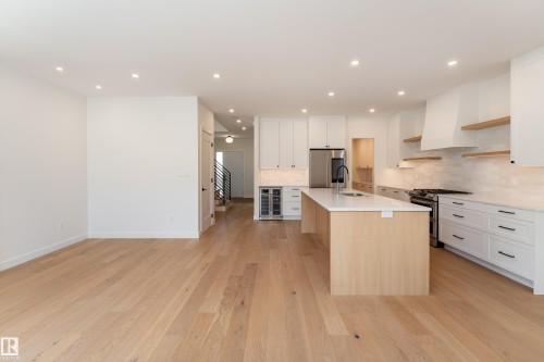 9137 84 Avenue Nw, Edmonton, AB 
