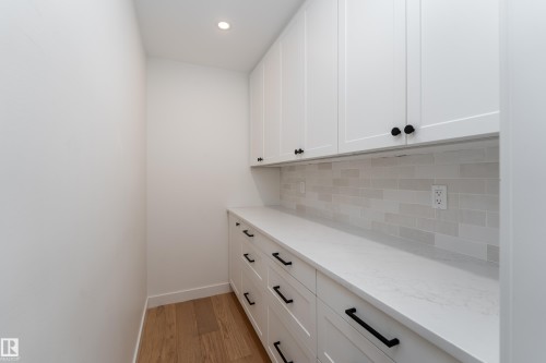 9137 84 Avenue Nw, Edmonton, AB 