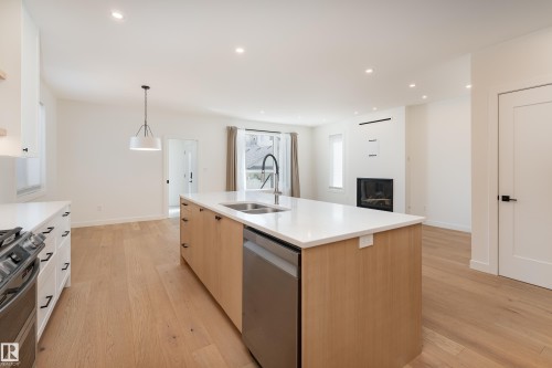 9137 84 Avenue Nw, Edmonton, AB 
