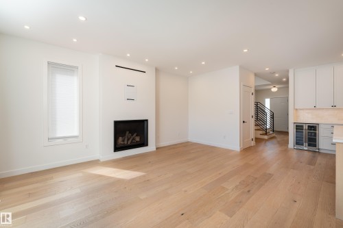 9137 84 Avenue Nw, Edmonton, AB 