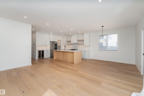 9137 84 Avenue Nw, Edmonton, AB 