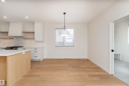 9137 84 Avenue Nw, Edmonton, AB 