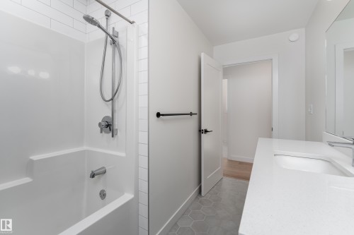 9137 84 Avenue Nw, Edmonton, AB 