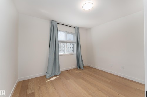 9137 84 Avenue Nw, Edmonton, AB 