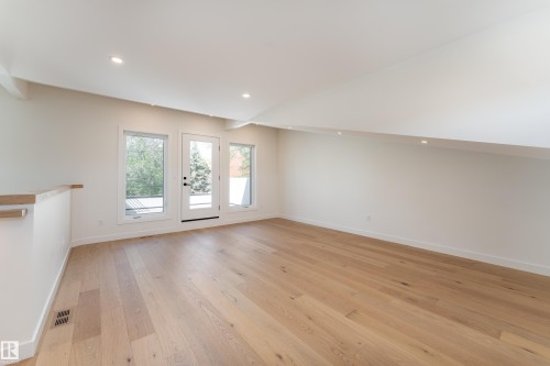 9137 84 Avenue Nw, Edmonton, AB 