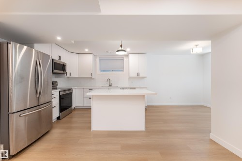 9137 84 Avenue Nw, Edmonton, AB 