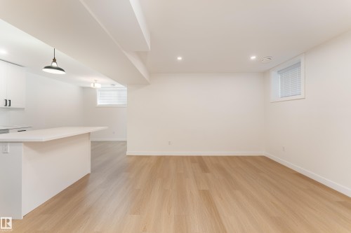 9137 84 Avenue Nw, Edmonton, AB 
