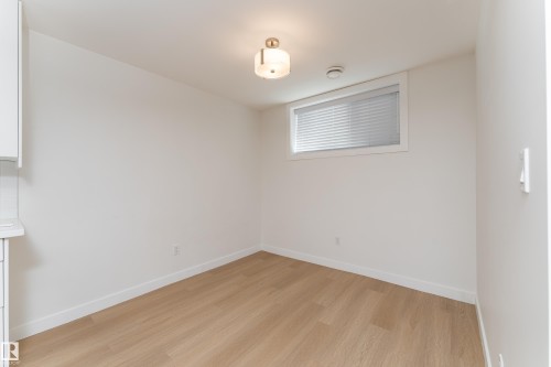 9137 84 Avenue Nw, Edmonton, AB 