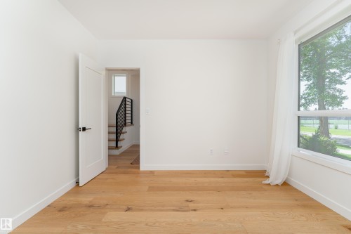 9137 84 Avenue Nw, Edmonton, AB 