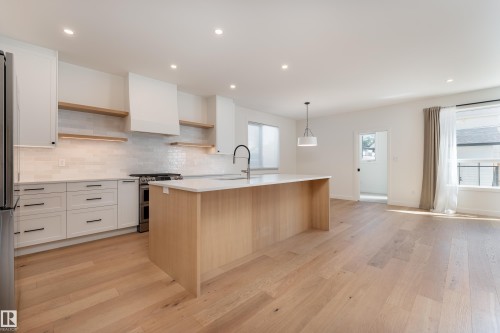 9137 84 Avenue Nw, Edmonton, AB 