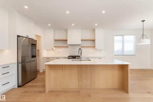 9137 84 Avenue Nw, Edmonton, AB 