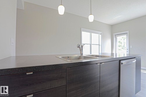 33 3710 Allan Drive, Edmonton, AB 