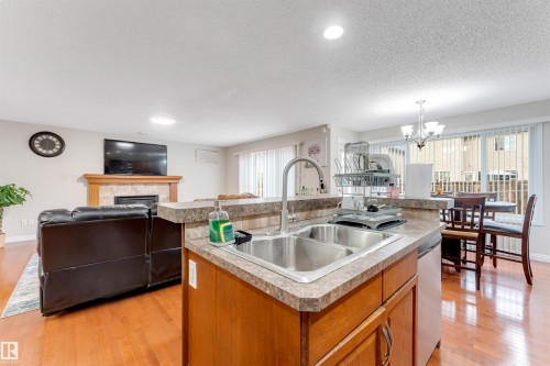 Kitchen - 3012 25 Ave Avenue, Edmonton, AB 