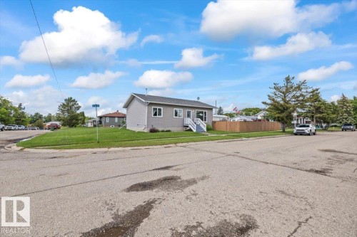 4708 47A Avenue, Onoway, AB 