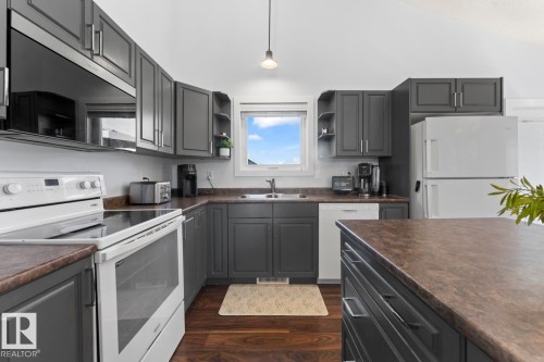 1208 18 Avenue, Cold Lake, AB 
