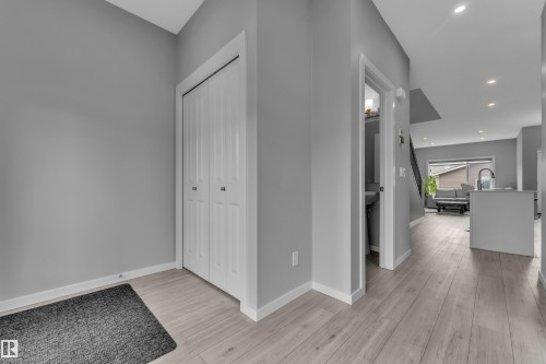 7043 182 Avenue, Edmonton, AB 