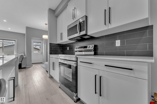 7043 182 Avenue, Edmonton, AB 