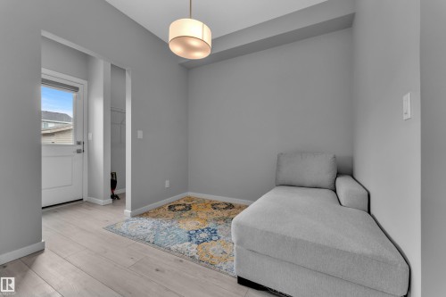 7043 182 Avenue, Edmonton, AB 