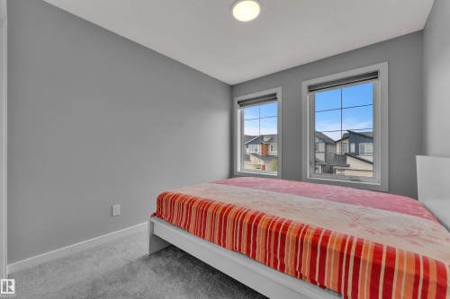 7043 182 Avenue, Edmonton, AB 