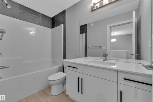 7043 182 Avenue, Edmonton, AB 