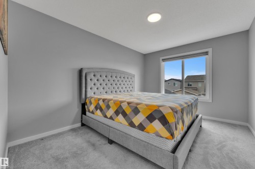 7043 182 Avenue, Edmonton, AB 